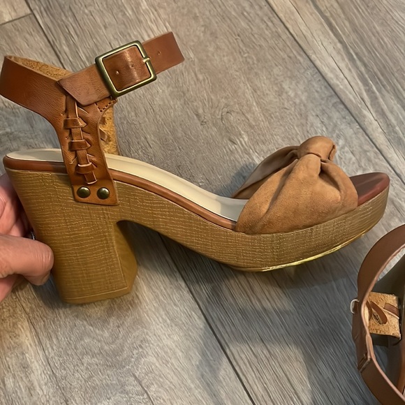 Heels - Picture 5 of 8